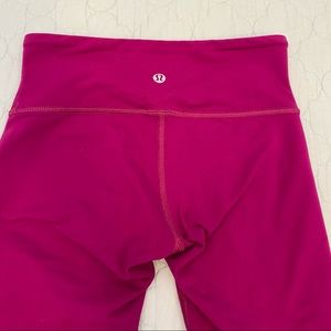 Lululemon Ripened Raspberry Wunder Unders — size 2
